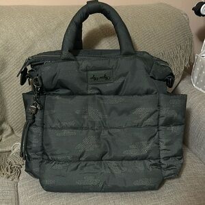 Itzy ritzy convertible diaper bag